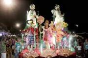 Carnaval de Pirapora 2026 encerra com desfile de blocos e homenagens emocionantes