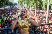 Carnaval do Rio segue com 37 blocos oficiais neste fim de semana; Anitta atrai multidão