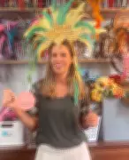 Carnaval impulsiona microempreendedores: geladinhos, fantasias e IA geram renda extra