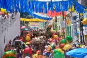 Carnaval se estende em Olinda com blocos animando as ladeiras neste fim de semana