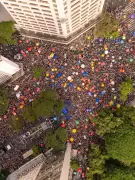 Carnaval se transforma em arena de disputa entre cidades por público e posicionamento