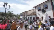 Carnaval Tradicional Encanta Cidades Históricas de Minas Gerais com Marchinhas e Bonecos Gigantes