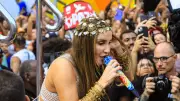 Claudia Leitte interrompe show no Carnaval de João Pessoa após ofensas de foliões