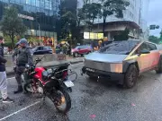 Cybertruck da Tesla de Elon Musk causa bloqueio em túnel de São Paulo após acidente