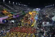 De Ney Matogrosso a Rita Lee: escolas de samba homenageiam ícones da cultura brasileira no Carnaval 2026
