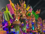 Desfile das Campeãs do Carnaval do Rio 2026 é marcado por críticas aos jurados