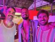Encontro de Eduardo Leite e marido com Ricky Martin no Carnaval gera especulações na web
