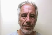 Escândalo Epstein pressiona família real britânica: polícia pede testemunhas