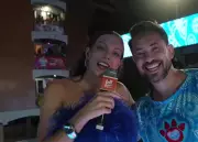 Everton Ribeiro vive primeiro carnaval como soteropolitano no bloco Camaleão