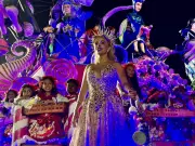 Fabi Bang, Glinda de Wicked, brilha no desfile da Colorado do Brás com enredo de bruxas