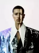 Fitti estreia show 'Fitti canta Ney' em São Paulo com repertório de Ney Matogrosso