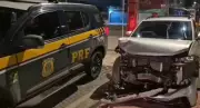 Foragido por homicídio é preso após fuga e colisão em abordagem da PRF no Recife
