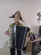 Garoto de Arapiraca se torna sanfoneiro prodígio após se apaixonar por forró aos 5 anos