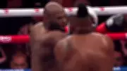 Gorro voa após soco e vira meme: o inusitado episódio de Jarrell Miller no boxe