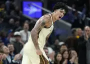 Gui Santos decide com cesta da vitória dos Warriors contra Grizzlies na NBA