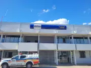 Homem é assassinado a tiros em posto de combustíveis no Centro de Araçuaí