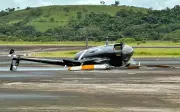 Homem invade aeroporto em MG para 'testar' helicóptero, derruba aeronave e foge