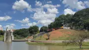 Homem tenta matar companheira a facão no Parque Vitória Régia em Bauru