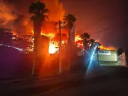 Incêndio de grandes proporções consome empresa em Arujá, na Grande São Paulo