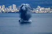 Israel e EUA Bombardeiam o Irã Enquanto Trump Incentiva População a 'Derrubar Governantes'