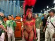 Iza enfrenta desafios físicos e maternos como rainha de bateria da Imperatriz