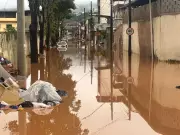 Juiz de Fora enfrenta nova onda de chuvas com evacuações em áreas de risco