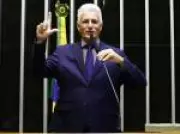 Justiça dá 24 horas para deputado do PT se retratar por montagem com Bolsonaro e Vorcaro