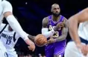 LeBron James, aos 41 anos, estabelece novo recorde histórico de triplo-duplo na NBA