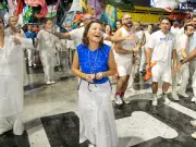 Lula assiste a desfile em sua homenagem no Carnaval sob alerta de ética e eleitoral