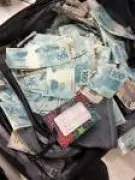 Mala com R$ 429 mil é jogada pela janela em operação da PF sobre Rioprevidência e Banco Master