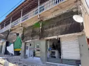 Marquise desaba em Juiz de Fora sem vítimas; lojas são interditadas preventivamente