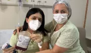 Mãe vereadora doa medula óssea para filha dentista em transplante emocionante no RN