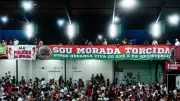 Mocidade Alegre celebra 13º título do Carnaval de SP com festa lotada na quadra