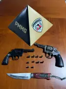 Motociclista preso com armas após fuga arriscada de abordagem policial em Periquito