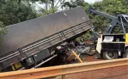 Motorista de carreta morre após acidente na SP-253 em Jaboticabal
