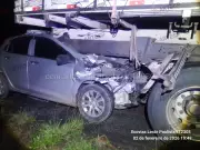 Motorista morre ao colidir com caminhão na rodovia Carvalho Pinto em São José dos Campos