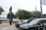 Mulher e bebê resgatados de cárcere privado em Maceió após pedido de socorro pela janela