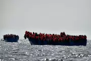 Naufrágio na Líbia deixa 53 mortos: barco com imigrantes afunda no Mediterrâneo