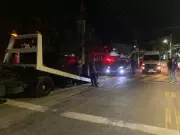 Operação 'Ande Legal' em Búzios remove veículos e apreende moto sem placa