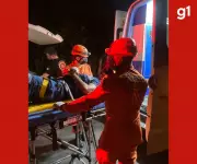 Paciente morre após ambulância capotar em acidente com carreta na BR-070 em Barra do Garças