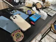 PF cumpre mandados contra moeda falsa e tráfico em Brasília de Minas