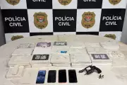 Polícia Civil apreende revólver, drogas e celulares após tiroteio em Santos