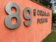 Polícia fecha fábrica clandestina de gelo e sorvetes em Resende, RJ