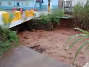 Ponte dos Machados desaba novamente em São Manuel após fortes chuvas