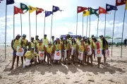 Praia Limpa 2026: Projeto distribui 180 mil sacolas de papel e 15 mil pulseiras no Recife