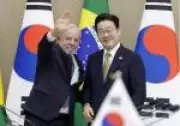 Presidente da Coreia do Sul homenageia Lula com vídeo de IA que os retrata como amigos de infância