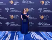 Professora de São Paulo é eleita educadora mais influente do mundo em premiação internacional