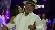 PT tentou impedir homenagem a tucanos em desfile de 2006, antes de apoiar enredo de Lula