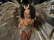 Rainha da Beija-Flor, Lorena Raissa, retorna à Sapucaí após gravidez