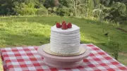Receita Especial: Bolo de Morango com Creme Belga para Aniversário do Caminhos do Campo